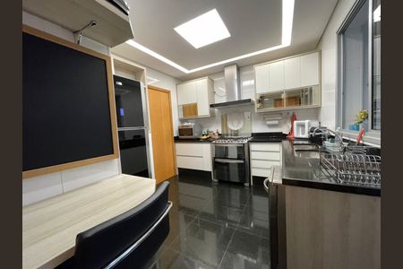 Cozinha de apartamento à venda com 3 quartos, 126m² em Vila da Serra, Nova Lima