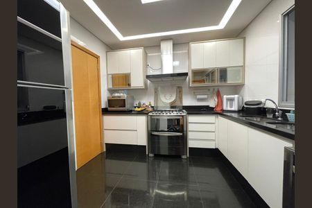 Cozinha de apartamento à venda com 3 quartos, 126m² em Vila da Serra, Nova Lima