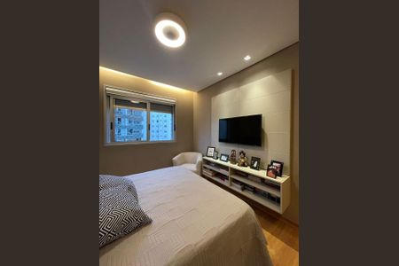 Apartamento à venda com 126m², 3 quartos e 2 vagas Apartamento à venda com 126m², 3 quartos e 2 vagasSuíte