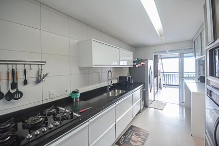 Apartamento à venda com 180m², 3 quartos e 3 vagas Apartamento à venda com 180m², 3 quartos e 3 vagasCozinha