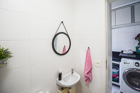 Apartamento à venda com 180m², 3 quartos e 3 vagas Apartamento à venda com 180m², 3 quartos e 3 vagasBanheiro de serviço