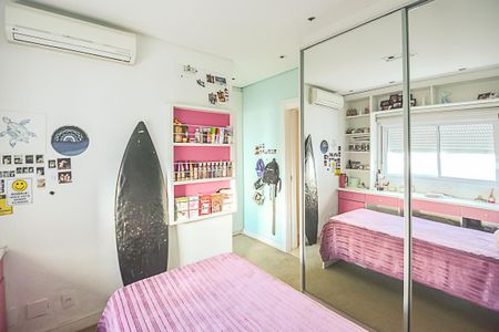 Apartamento à venda com 180m², 3 quartos e 3 vagas Apartamento à venda com 180m², 3 quartos e 3 vagasQuarto 2 - Suíte