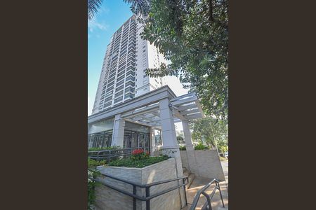 Apartamento à venda com 180m², 3 quartos e 3 vagas Apartamento à venda com 180m², 3 quartos e 3 vagasFachada e portaria