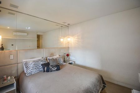 Apartamento à venda com 180m², 3 quartos e 3 vagas Apartamento à venda com 180m², 3 quartos e 3 vagasQuarto Suíte