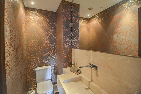 Apartamento à venda com 180m², 3 quartos e 3 vagas Apartamento à venda com 180m², 3 quartos e 3 vagasLavabo