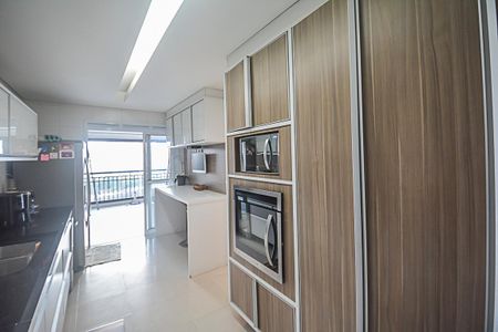 Apartamento à venda com 180m², 3 quartos e 3 vagas Apartamento à venda com 180m², 3 quartos e 3 vagasCozinha