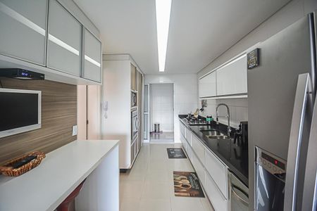 Apartamento à venda com 180m², 3 quartos e 3 vagas Apartamento à venda com 180m², 3 quartos e 3 vagasCozinha