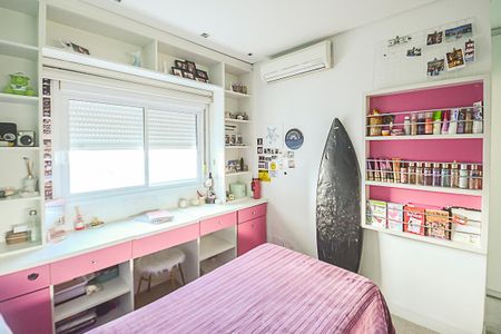 Apartamento à venda com 180m², 3 quartos e 3 vagas Apartamento à venda com 180m², 3 quartos e 3 vagasQuarto 2 - Suíte