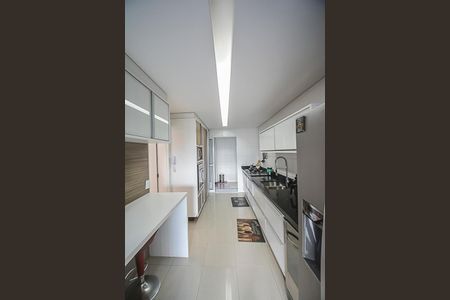 Apartamento à venda com 180m², 3 quartos e 3 vagas Apartamento à venda com 180m², 3 quartos e 3 vagasCozinha