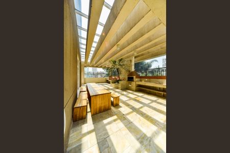 Apartamento à venda com 180m², 3 quartos e 3 vagas Apartamento à venda com 180m², 3 quartos e 3 vagasÁrea comum - Churrasqueira