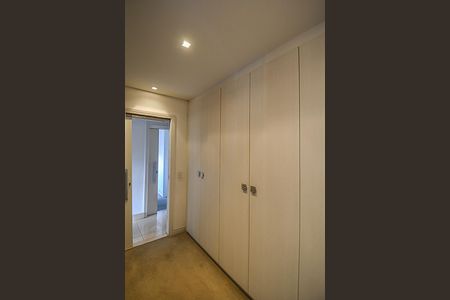 Apartamento à venda com 180m², 3 quartos e 3 vagas Apartamento à venda com 180m², 3 quartos e 3 vagasQuarto Suíte