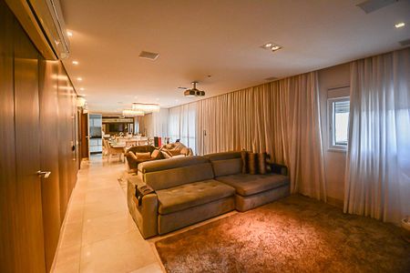 Apartamento à venda com 180m², 3 quartos e 3 vagas Apartamento à venda com 180m², 3 quartos e 3 vagasSala