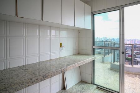 Apartamento à venda com 180m², 3 quartos e 1 vagaÁrea de Serviço