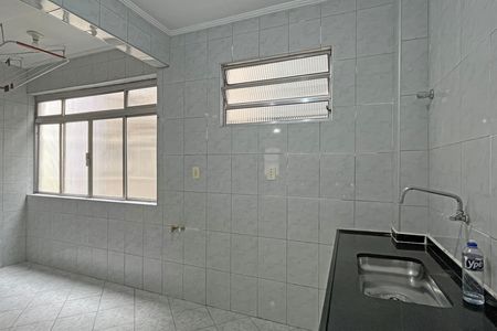 Cozinha de apartamento para alugar com 1 quarto, 55m² em José Menino, Santos
