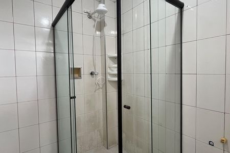 Banheiro da Suíte de apartamento para alugar com 1 quarto, 55m² em José Menino, Santos