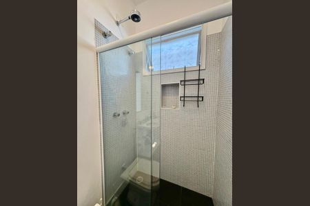 Casa à venda com 265m², 3 quartos e 2 vagas Casa à venda com 265m², 3 quartos e 2 vagasBanheiro