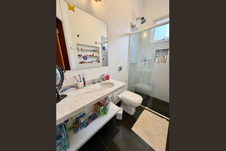 Casa à venda com 265m², 3 quartos e 2 vagas Casa à venda com 265m², 3 quartos e 2 vagasBanheiro