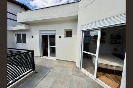 Casa à venda com 265m², 3 quartos e 2 vagas Casa à venda com 265m², 3 quartos e 2 vagasvaranda