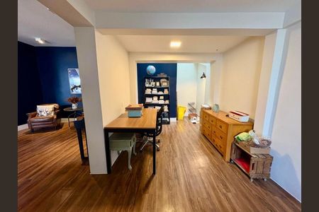 Casa à venda com 265m², 3 quartos e 2 vagas Casa à venda com 265m², 3 quartos e 2 vagasSala de Jantar