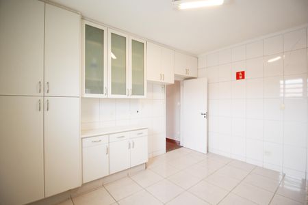 Casa para alugar com 250m², 3 quartos e 3 vagasCozinha