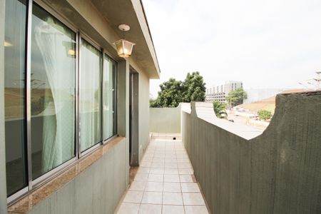 Casa para alugar com 250m², 3 quartos e 3 vagasCobertura