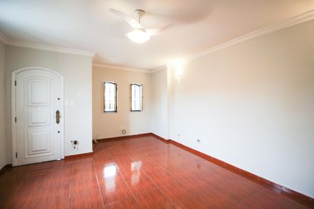 Casa para alugar com 250m², 3 quartos e 3 vagasSala