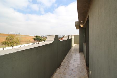 Casa para alugar com 250m², 3 quartos e 3 vagasCobertura