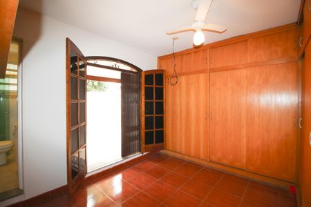 Casa para alugar com 250m², 3 quartos e 3 vagasSuíte