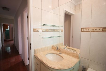 Casa para alugar com 250m², 3 quartos e 3 vagasBanheiro