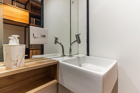 Banheiro de kitnet/studio para alugar com 1 quarto, 11m² em Campos Elíseos, São Paulo