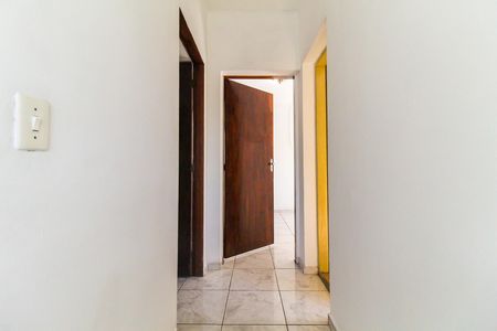Casa para alugar com 180m², 2 quartos e 1 vaga Casa para alugar com 180m², 2 quartos e 1 vagaCorredor