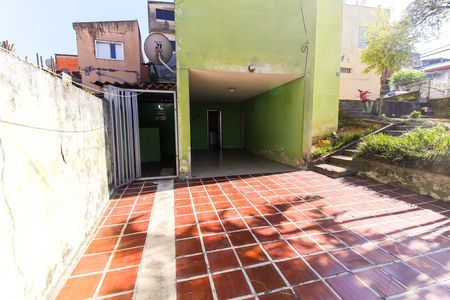 Casa para alugar com 180m², 2 quartos e 1 vaga Casa para alugar com 180m², 2 quartos e 1 vagaGaragem