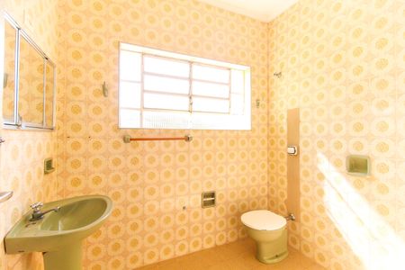 Casa para alugar com 180m², 2 quartos e 1 vaga Casa para alugar com 180m², 2 quartos e 1 vagaBanheiro
