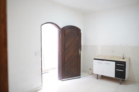 Sala/Cozinha de casa para alugar com 1 quarto, 34m² em Vila Bertioga, São Paulo