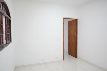 Quarto 1 de casa para alugar com 1 quarto, 34m² em Vila Bertioga, São Paulo