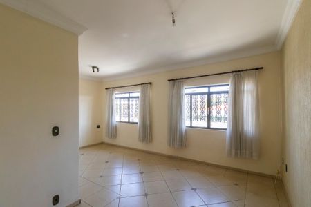 Casa à venda com 148m², 3 quartos e 3 vagasSala
