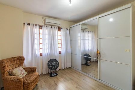 Casa à venda com 258m², 4 quartos e 4 vagasQuarto 2