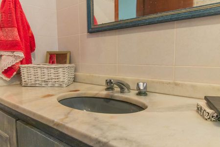 Casa à venda com 258m², 4 quartos e 4 vagasBanheiro Social