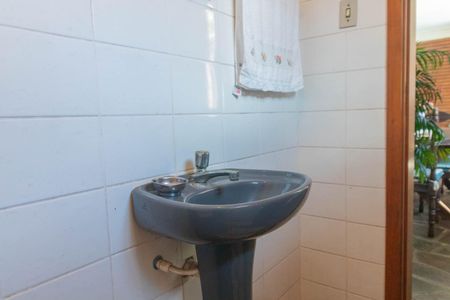 Casa à venda com 258m², 4 quartos e 4 vagasEspaço de Festas - Banheiro