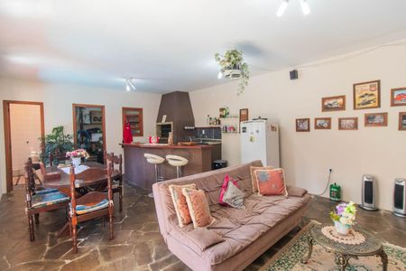 Casa à venda com 258m², 4 quartos e 4 vagasEspaço de Festas