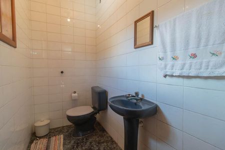 Casa à venda com 258m², 4 quartos e 4 vagasEspaço de Festas - Banheiro