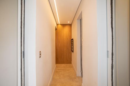 Apartamento à venda com 108m², 2 quartos e 2 vagasCorredor 