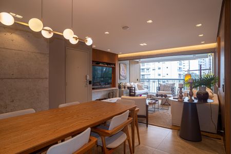 Apartamento à venda com 108m², 2 quartos e 2 vagasSala