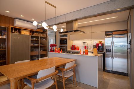 Apartamento à venda com 108m², 2 quartos e 2 vagasCozinha