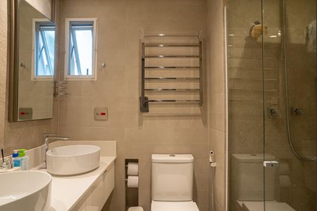 Apartamento à venda com 108m², 2 quartos e 2 vagasBanheiro da Suíte