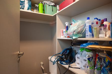 Apartamento à venda com 108m², 2 quartos e 2 vagasBanheiro de Serviço