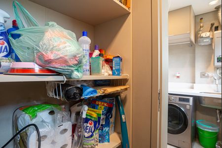 Apartamento à venda com 108m², 2 quartos e 2 vagasBanheiro de Serviço