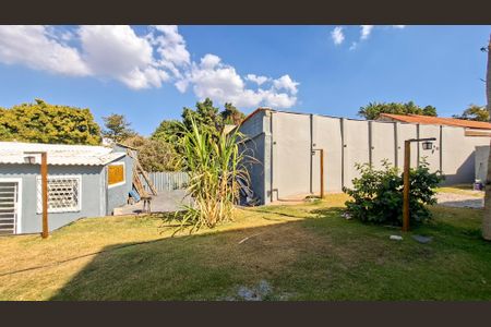 Casa à venda com 592m², 2 quartos e 10 vagas Casa à venda com 592m², 2 quartos e 10 vagasQuintal