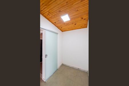 Casa à venda com 592m², 2 quartos e 10 vagas Casa à venda com 592m², 2 quartos e 10 vagasCloset