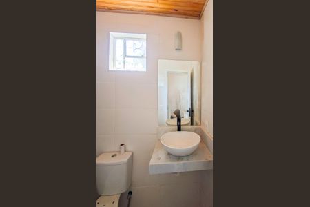 Casa à venda com 592m², 2 quartos e 10 vagas Casa à venda com 592m², 2 quartos e 10 vagasBanheiro